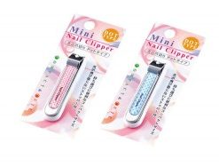 Bấm móng tay trẻ em