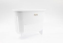 Rổ nhựa hình tam giác có chân (màu trắng)