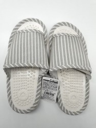 Dép đi trong nhà massage mẫu kẻ sọc size M