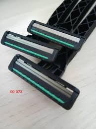 Set 3 dao cạo 2 lưỡi kép KAI  (màu đen)