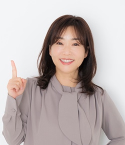 Kayoko Amano - tiểu thuyết gia đồng thời là chuyên gia làm đẹp nổi tiếng Nhật Bản.