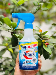 chai xịt tẩy cổ áo tay áo cao cấp 300 ml kao